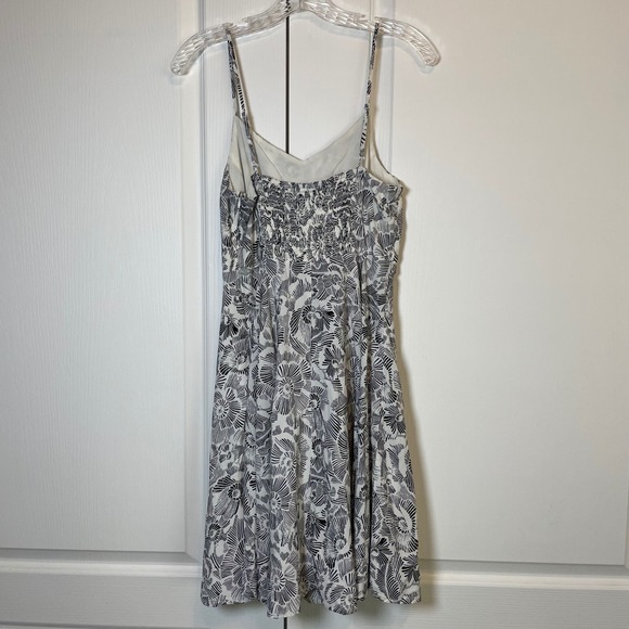 Old Navy Sundress Bundle Slip On Casual Summer Dresses Mini Black White Floral - Picture 3 of 15